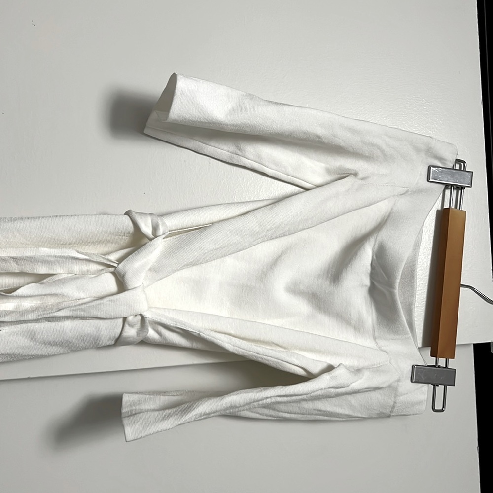 Off the shoulder tie bandage shirt (mossimo duty)